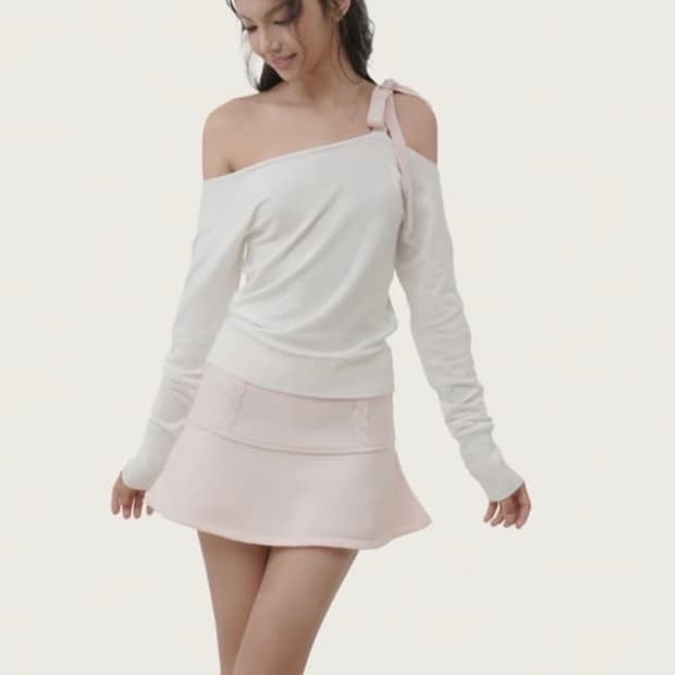 클리시어 스트로베리 크림 원숄더니트