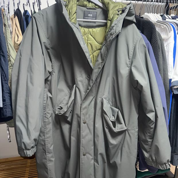 유니클로x엔지니어드가먼츠 퍼프테크 후드코트