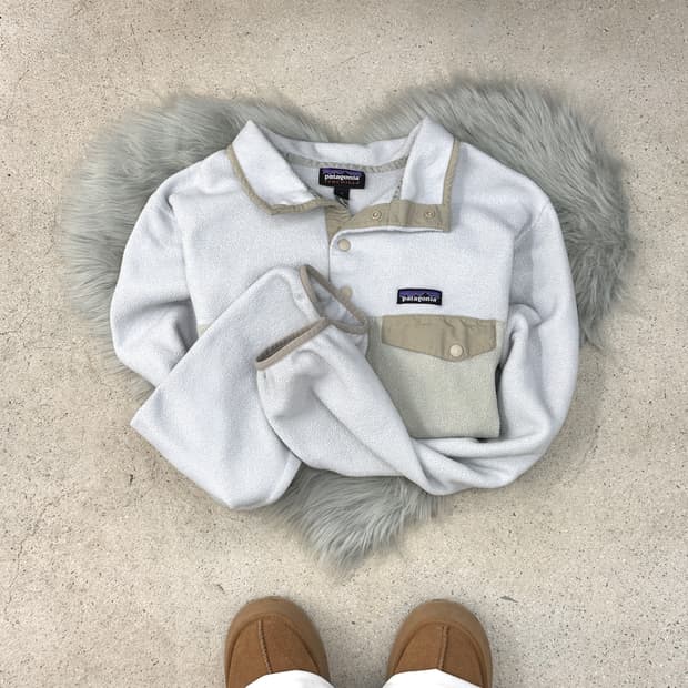 파타고니아 신칠라 그레이/베이지 스냅 플리스