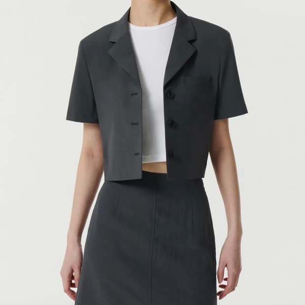 무탠다드 우먼즈 크롭 반팔 블레이저