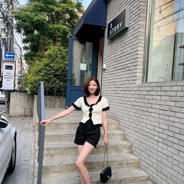 제이지쇼룸 엉넬 래일라 프릴 니트(새상품)