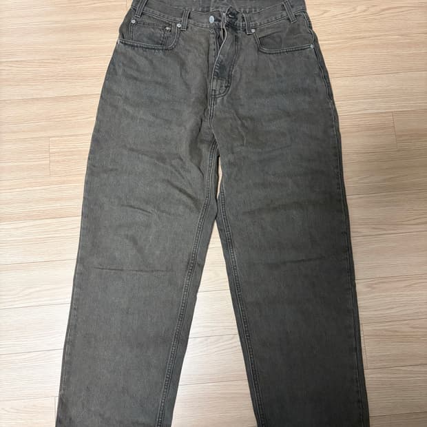 디스이즈네버뎃 레귤러 핏 진 브라운