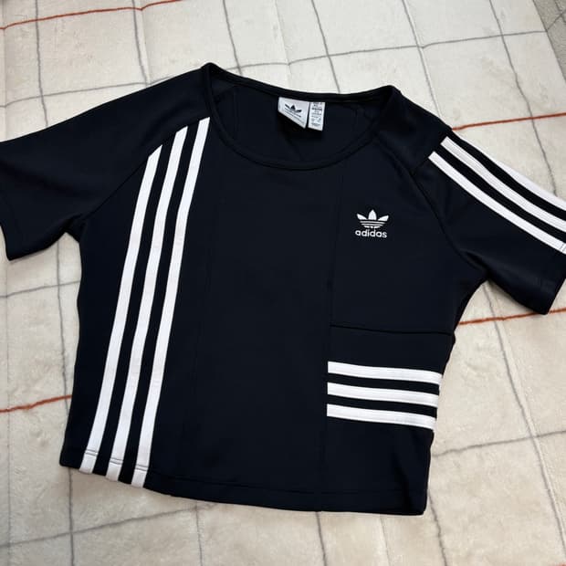 아디다스 파이어버드 크롭 반팔 크롭탑 블랙