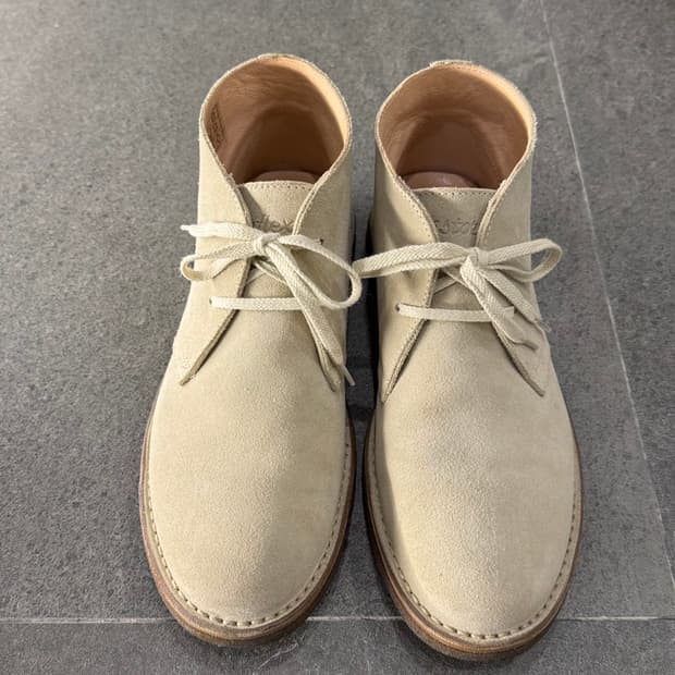 아스토플렉스 그린플렉스 에크루 42사이즈 팝니다