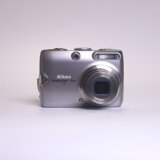니콘 쿨픽스 P4