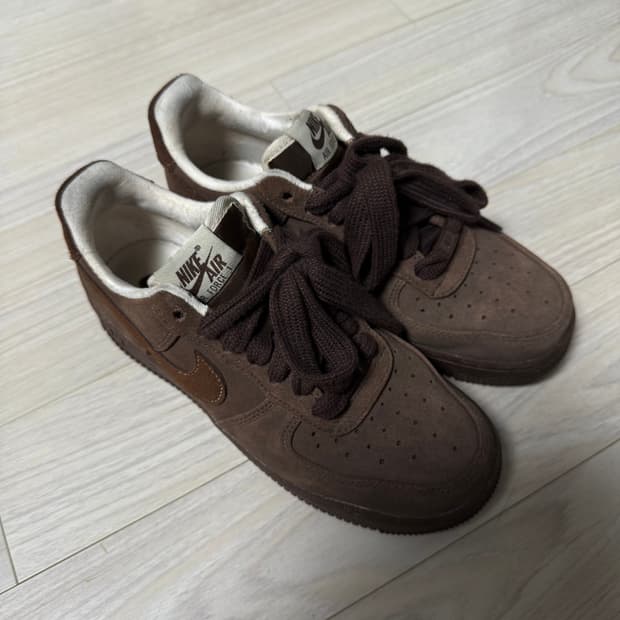 나이키 에어포스 카카오 와우 240