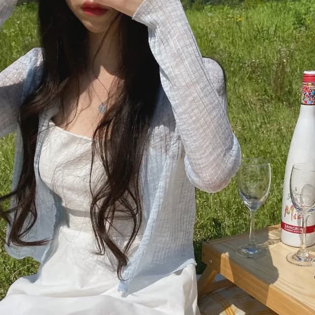 (새상품) 롱슬리브 크롭 얇은 얇은 시스루 브이넥 골지 가디건