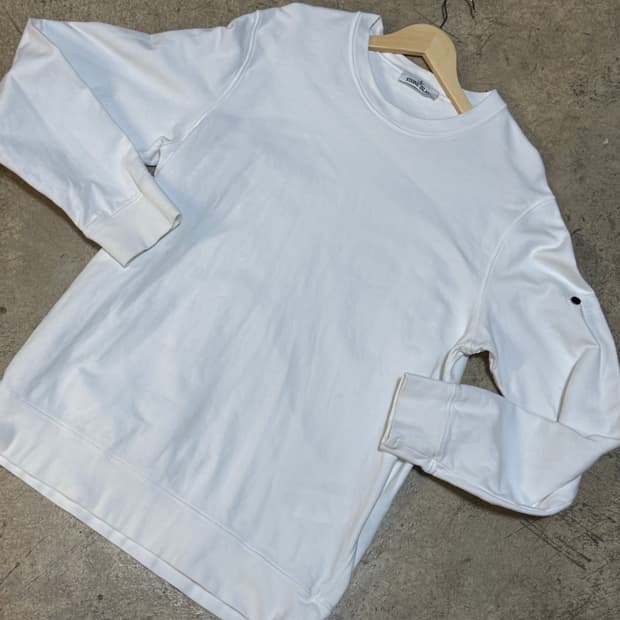 스톤아일랜드 화이트 맨투맨 긴팔티