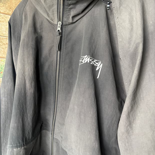 스투시 웨이브 다이 비치 쉘 자켓 블랙