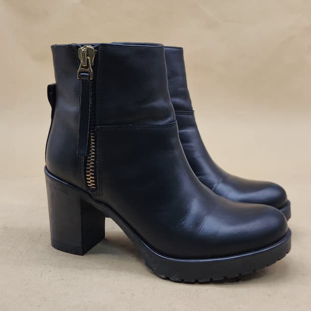 슈콤마보니 여성 앵클 부츠  230 굽8