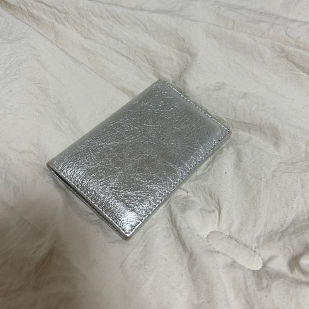 꼼데가르송 지갑 실버