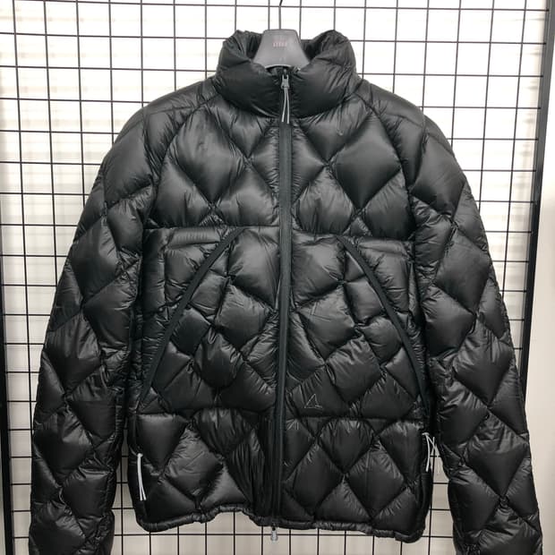 로아 하이킹 NUNA 패딩 필파워 800 XL