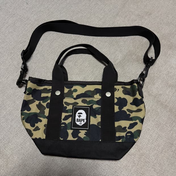 베이프 카모플라쥬 숄더 토트백