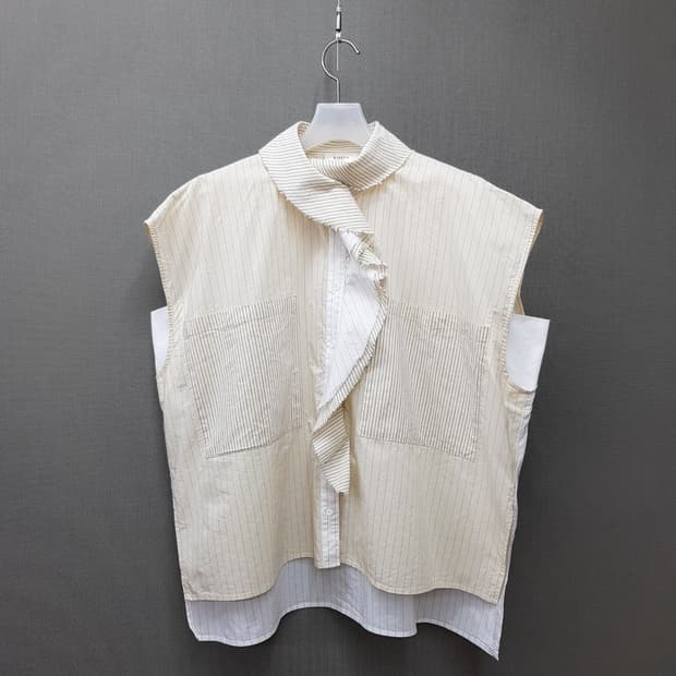 바레나베네치아 스트라이프 슬리브리스 러플 블라우스 40사이즈