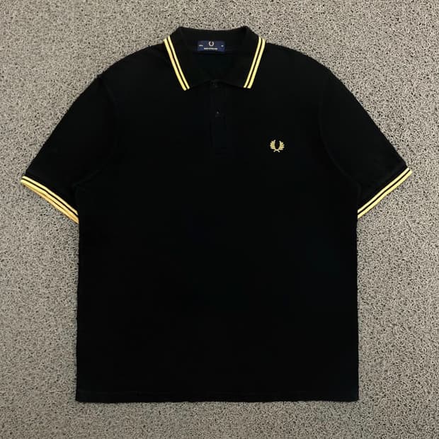 Fred Perry 월계수 자수로고 블랙 카라티