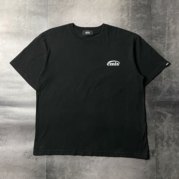 EMIS 이미스 블랙 로고그래픽 반팔 티셔츠 A01314