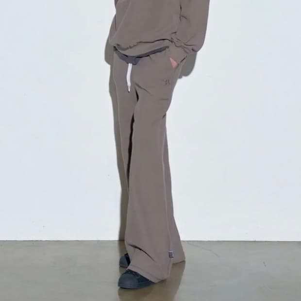 스컬프터 인사이드 아웃 부츠컷 스웻팬츠 모카 s