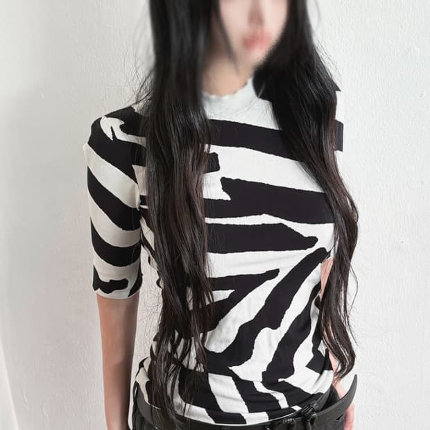 프로엔자 슐러 지브라 하프슬리브 니트 탑