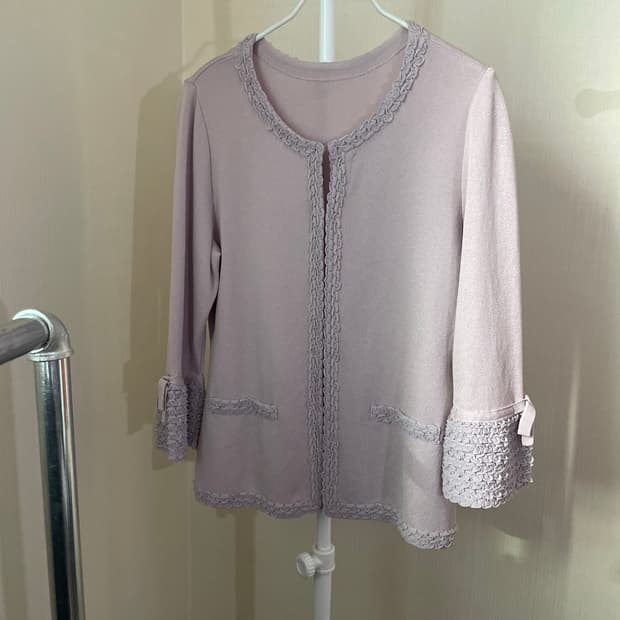 프릴 트리밍 페미닌 니트 가디건