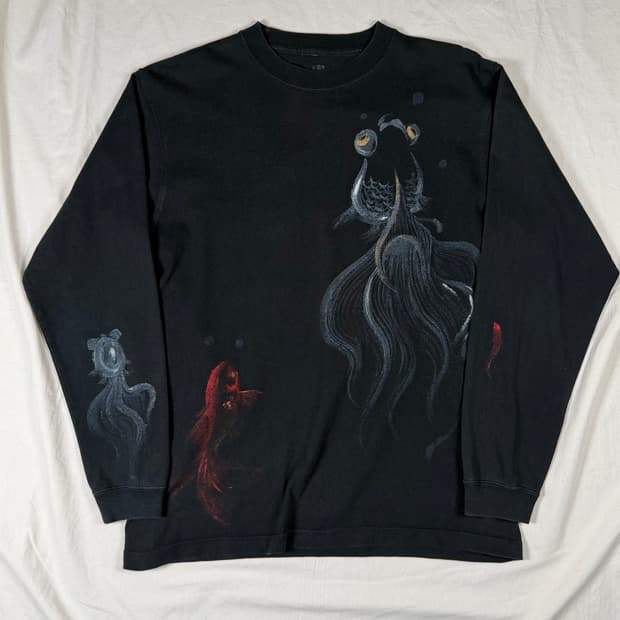 금붕어 프린팅 긴팔 티셔츠 긴팔티