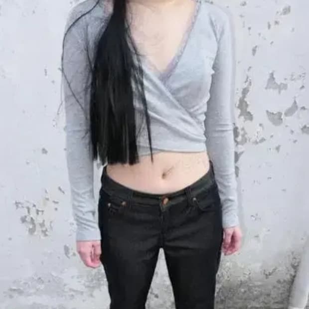 디에이디 레이스 랩 티셔츠