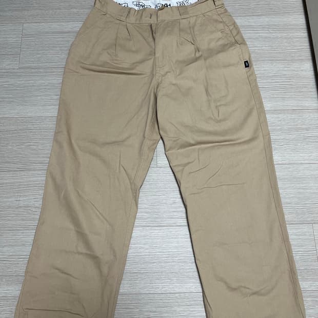 LMC OG TWO TUCK CHINO PANTS
