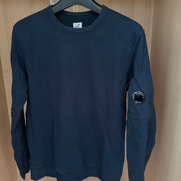 CP컴퍼니 네이비 맨투맨 L