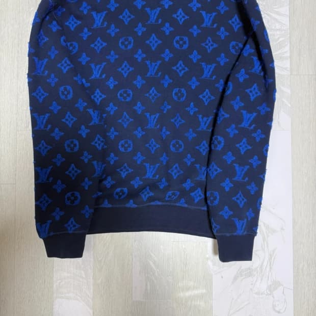 루이비통 맨투맨