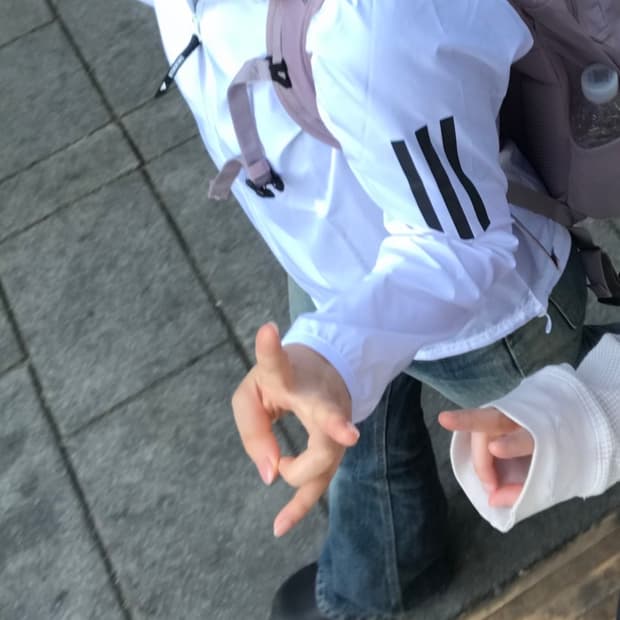 아디다스 오운 더 런 베이스 러닝 자켓 화이트