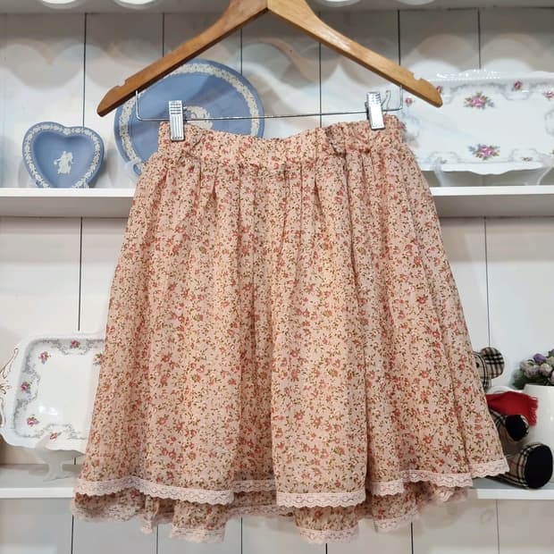 잔꽃무늬 쉬폰 스커트