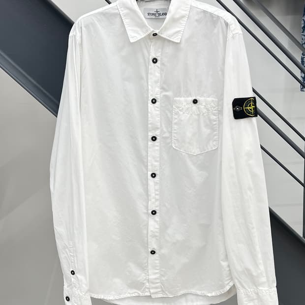 스톤아일랜드 와펜 화이트 포켓 셔츠