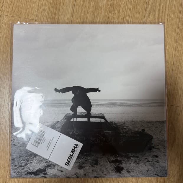 the 1975 5집 블루갤럭시반