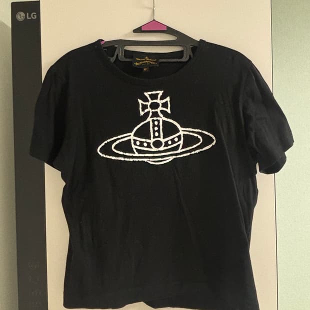 비비안웨스트우드 블랙 반팔 티셔츠