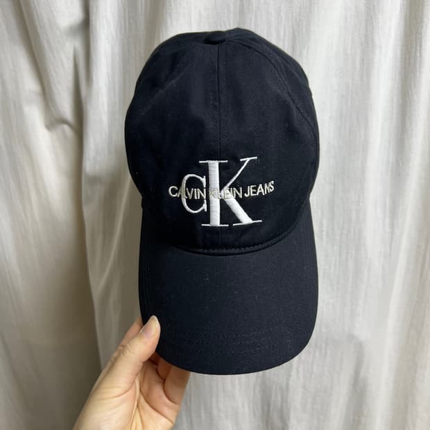 캘빈클라인 볼캡