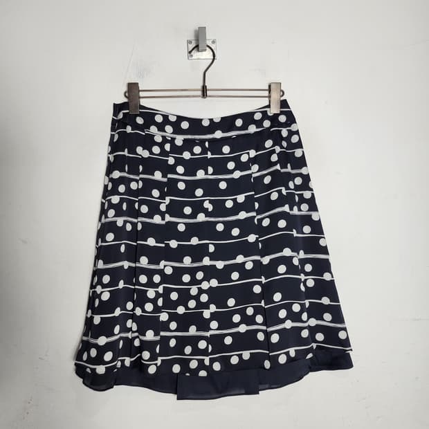 YETTS 도트 플리츠 미디 스커트