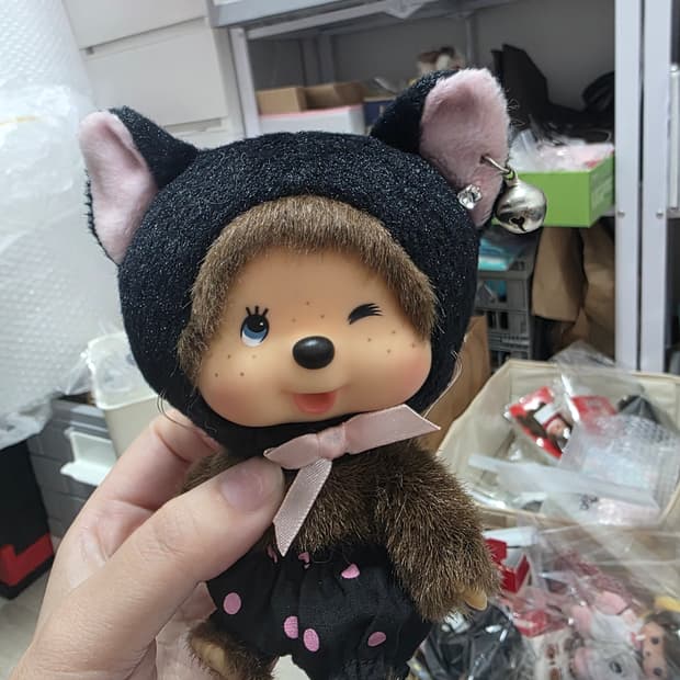 블랙 윙크캣 몬치치