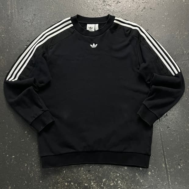 105 아디다스 맨투맨