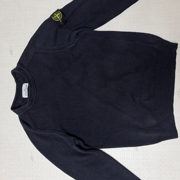 23ss스톤아일랜드 니트s사이즈 교신 가능