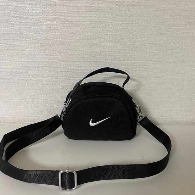 나이키 Nike 블랙 미니 크로스백