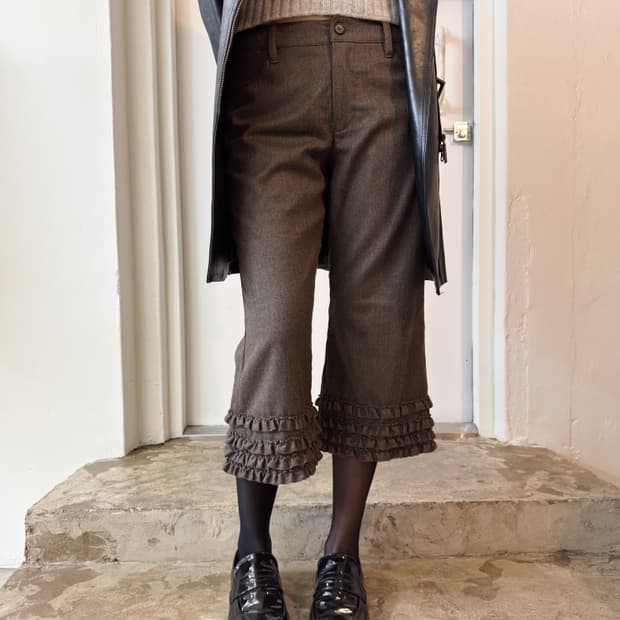 Pink House Ruffle Hem Cropped Pants/ M