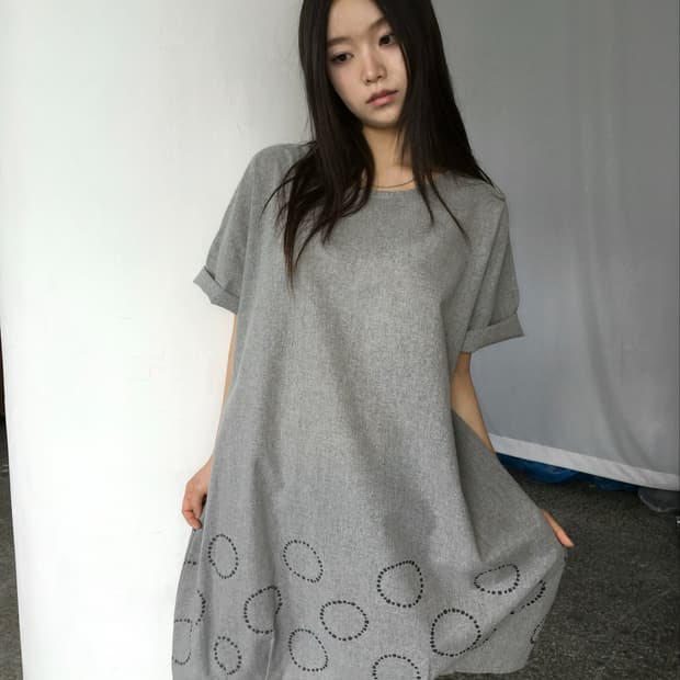 그레이 도트 원피스