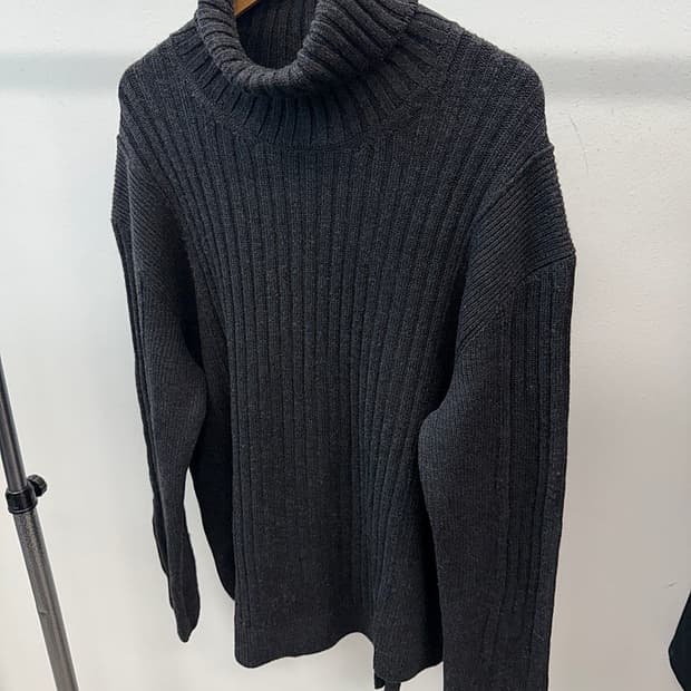 105) 시스템옴므 오버 터틀넥 니트 