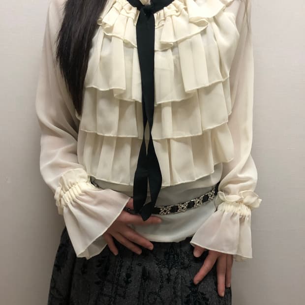 빈티지 화이트 러플 블라우스