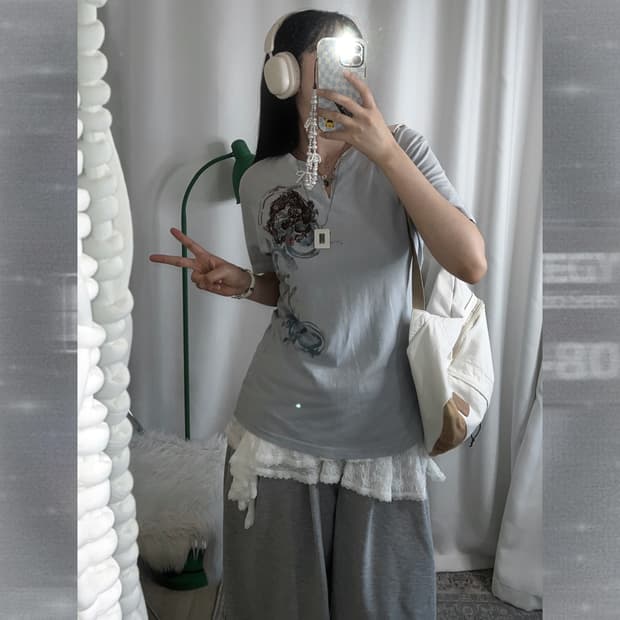 하늘색 오리엔탈 반팔 티셔츠
