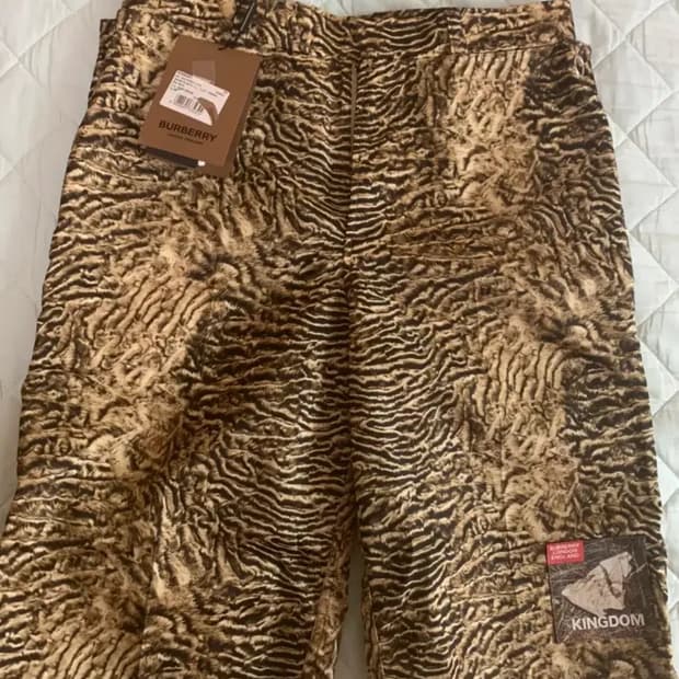 정품 버버리 버뮤다 쇼츠 반바지