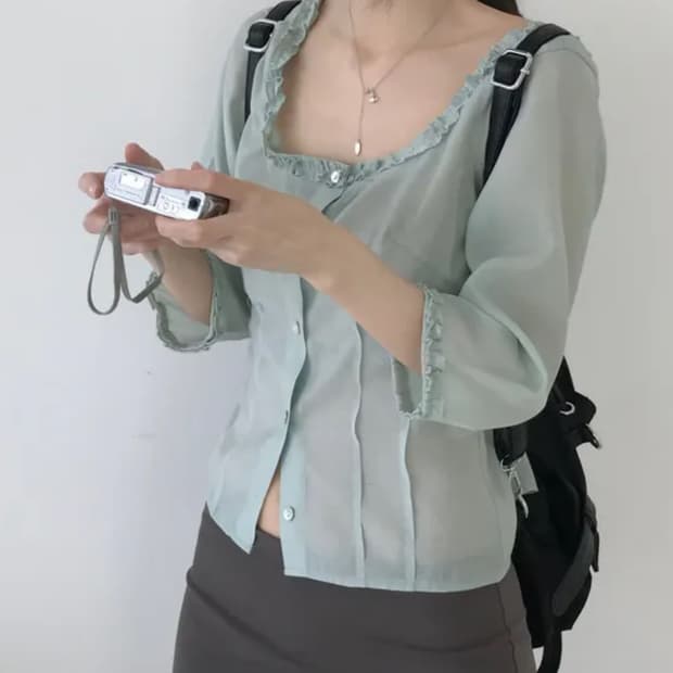 화이트 프릴 7부 블라우스 가디건