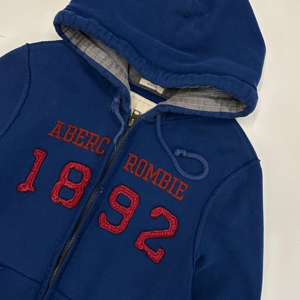 아베크롬비 데미지커팅 스펠로고 후드집업 100