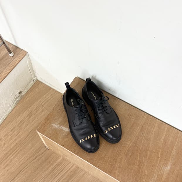 페라가모 블랙 폴리코로 레더 로퍼