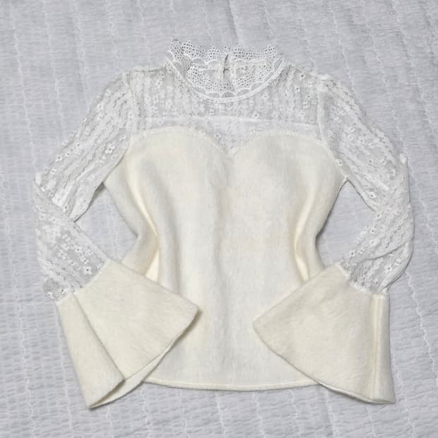 히메갸루 앙고라 시스루 화이트 블라우스