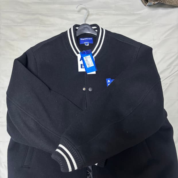 아더에러 시그니피컨트 바시티 자켓